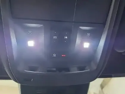 Photo 60 Peugeot 5008  Hybrid 136 e-DCS6