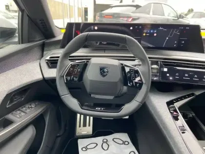 Photo 28 Peugeot 5008  Hybrid 136 e-DCS6