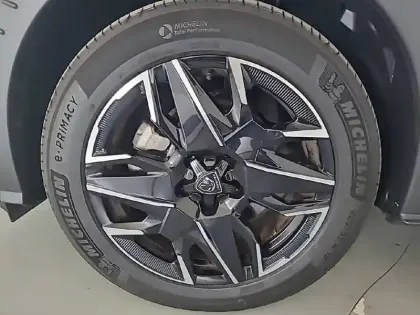 Photo 52 Peugeot 5008  Hybrid 136 e-DCS6