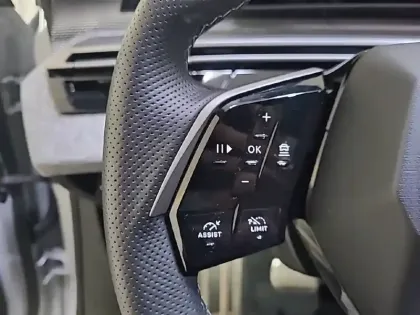 Photo 65 Peugeot 5008  Hybrid 136 e-DCS6
