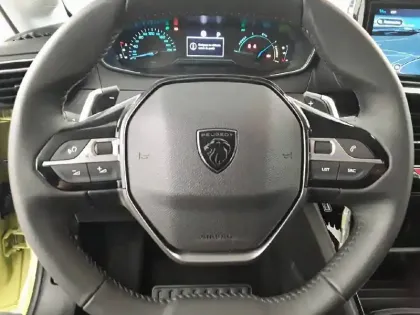 Photo 13 Peugeot 208  Hybrid 100 e-DCS6