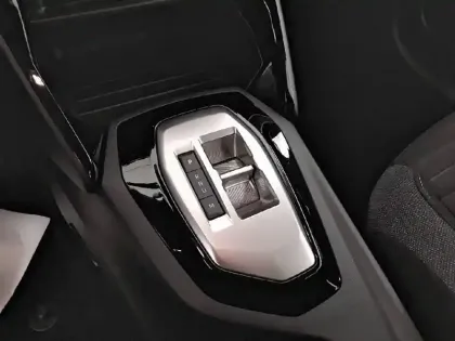 Photo 16 Peugeot 208  Hybrid 100 e-DCS6