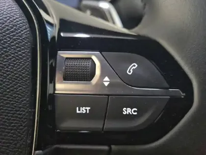Photo 68 Peugeot 2008  Hybrid 136 e-DCS6