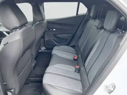 Photo 31 Peugeot 2008  Hybrid 136 e-DCS6