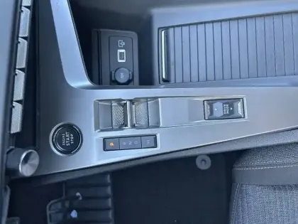 Photo 13 Peugeot 308  BlueHDi 130ch S&S EAT8