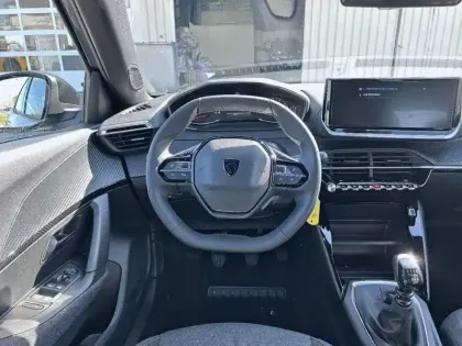 Photo 28 Peugeot 2008  100 S&S BVM6