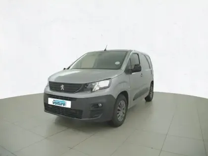 Photo Peugeot Partner Asphalt