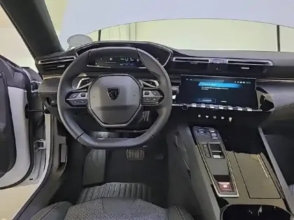 Photo 27 Peugeot 508  SW Hybrid 180 e-EAT8