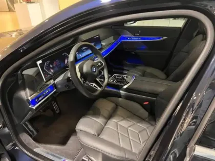 Photo 17 BMW Serie 7 Série 7 750eA xDrive 489ch M Sport