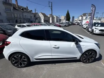 Photo 18 Mitsubishi Colt  1.6 MPI HEV 143ch Instyle 2024