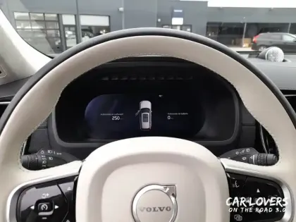 Photo 10 Volvo Xc90  T8 AWD Hybride Rechargeable 455 ch Geartronic 8 7pl