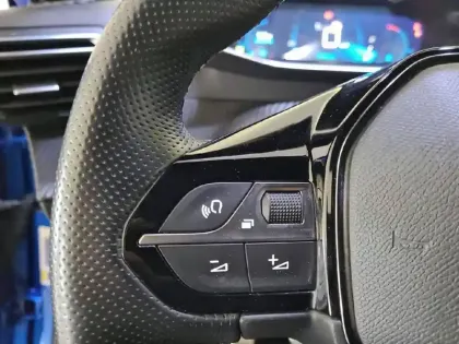 Photo 58 Peugeot 2008  BlueHDi 110 S&S BVM6