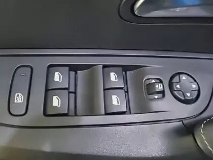 Photo 30 Peugeot 2008  BlueHDi 110 S&S BVM6