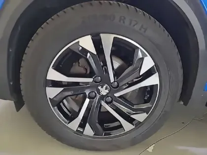 Photo 43 Peugeot 2008  BlueHDi 110 S&S BVM6