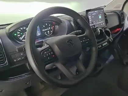 Photo 27 Peugeot Boxer  FOURGON TOLE 3.5 T L2H2 140 S&S BVA8