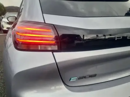 Photo 40 Peugeot 208  Electrique 50 kWh 136ch