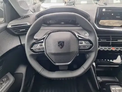 Photo 32 Peugeot 208  Electrique 50 kWh 136ch