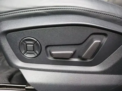 Photo 64 Audi Q8  55 TFSI e 381 Tiptronic 8 Quattro