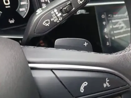 Photo 61 Audi Q8  55 TFSI e 381 Tiptronic 8 Quattro