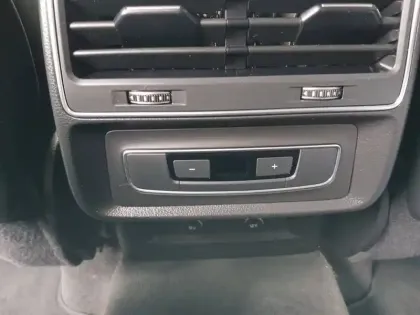 Photo 51 Audi Q8  55 TFSI e 381 Tiptronic 8 Quattro