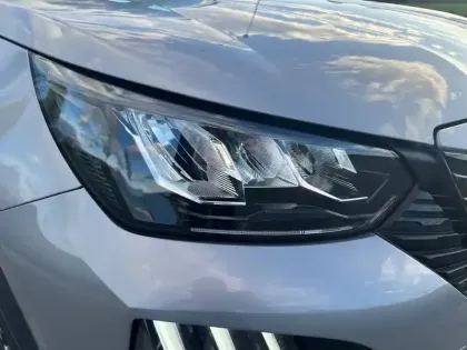 Photo 42 Peugeot 2008  Hybrid 136 e-DCS6
