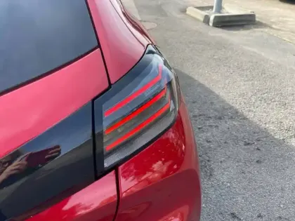 Photo 36 Peugeot 208  Hybrid 100 e-DCS6