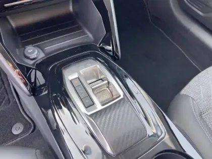 Photo 33 Peugeot 208  Hybrid 100 e-DCS6