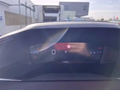 Photo 29 Peugeot 208  Hybrid 100 e-DCS6