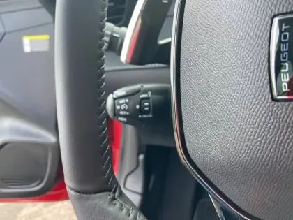 Photo 38 Peugeot 208  Hybrid 100 e-DCS6