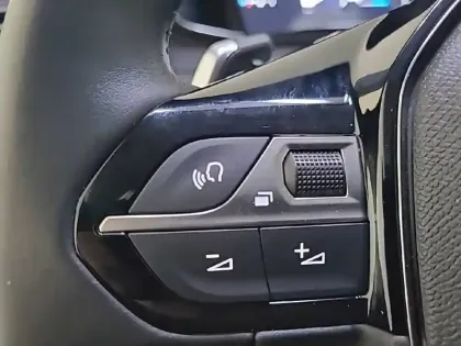 Photo 67 Peugeot 208  Hybrid 100 e-DCS6