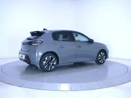 Photo 44 Peugeot 208  Hybrid 100 e-DCS6