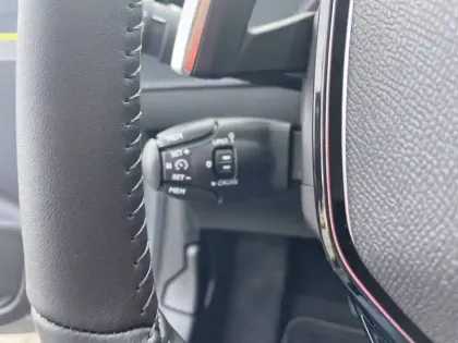 Photo 38 Peugeot 208  Hybrid 100 e-DCS6