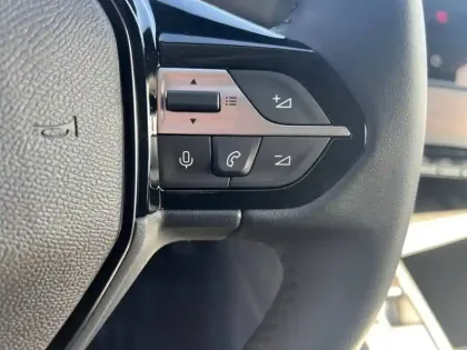 Photo 54 Peugeot 408  Hybrid 136 e-DCS6