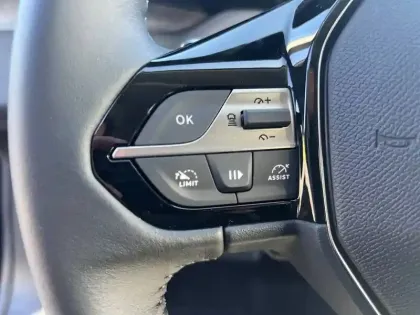 Photo 53 Peugeot 408  Hybrid 136 e-DCS6