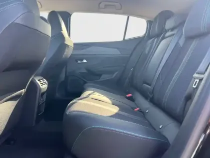 Photo 44 Peugeot 408  Hybrid 136 e-DCS6