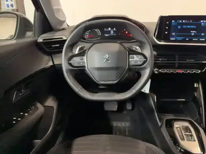 Photo 16 Peugeot 208  PureTech 100 S&S EAT8