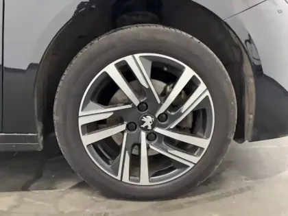 Photo 18 Peugeot 208  PureTech 100 S&S EAT8