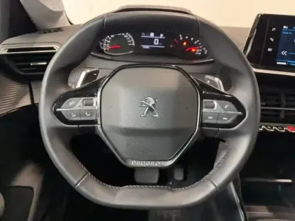 Photo 15 Peugeot 208  PureTech 100 S&S EAT8