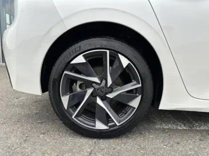 Photo 10 Peugeot 308  1.5 BlueHDi 130ch S&S Allure Pack EAT8