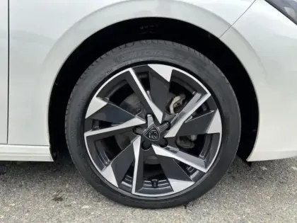 Photo 11 Peugeot 308  1.5 BlueHDi 130ch S&S Allure Pack EAT8