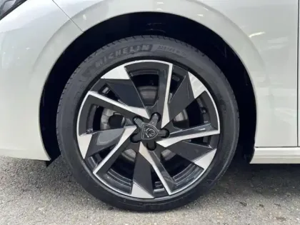 Photo 8 Peugeot 308  1.5 BlueHDi 130ch S&S Allure Pack EAT8