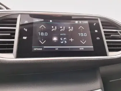 Photo 12 Peugeot 308  PureTech 130ch S&S EAT8