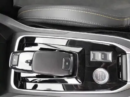 Photo 11 Peugeot 308  PureTech 130ch S&S EAT8