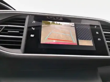 Photo 14 Peugeot 308  PureTech 130ch S&S EAT8