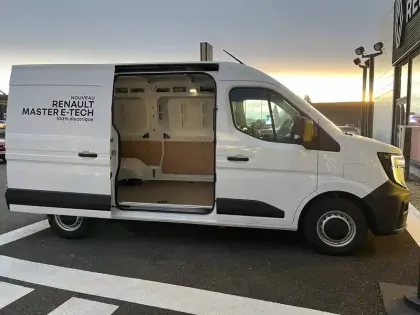 Photo 108 Renault Master  ELECTRIQUE FGN L2H2 3T5 GRANDE AUTONOMIE