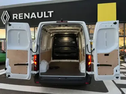 Photo 106 Renault Master  ELECTRIQUE FGN L2H2 3T5 GRANDE AUTONOMIE