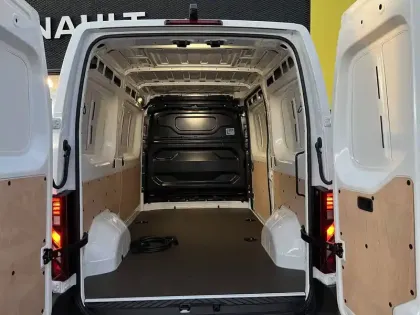 Photo 105 Renault Master  ELECTRIQUE FGN L2H2 3T5 GRANDE AUTONOMIE