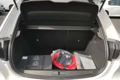 Photo 42 Peugeot 208  Electrique 51 kWh 156ch