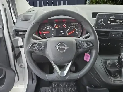 Photo 61 Opel Combo  CARGO 1.5 130 CH S/S L1H1 STANDARD