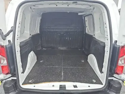 Photo 125 Opel Combo  CARGO 1.5 130 CH S/S L1H1 STANDARD